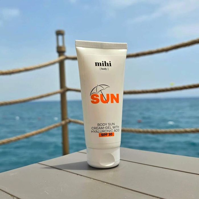 SUN. Krem-żel do opalania ciała z kwasem hialuronowym SPF 30