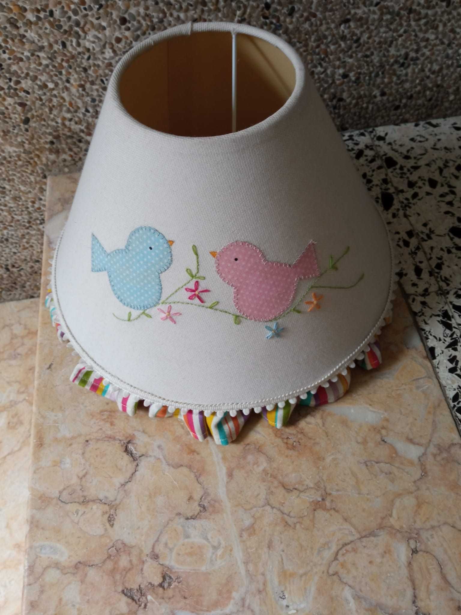 candeeiro/ abajur quarto infantil