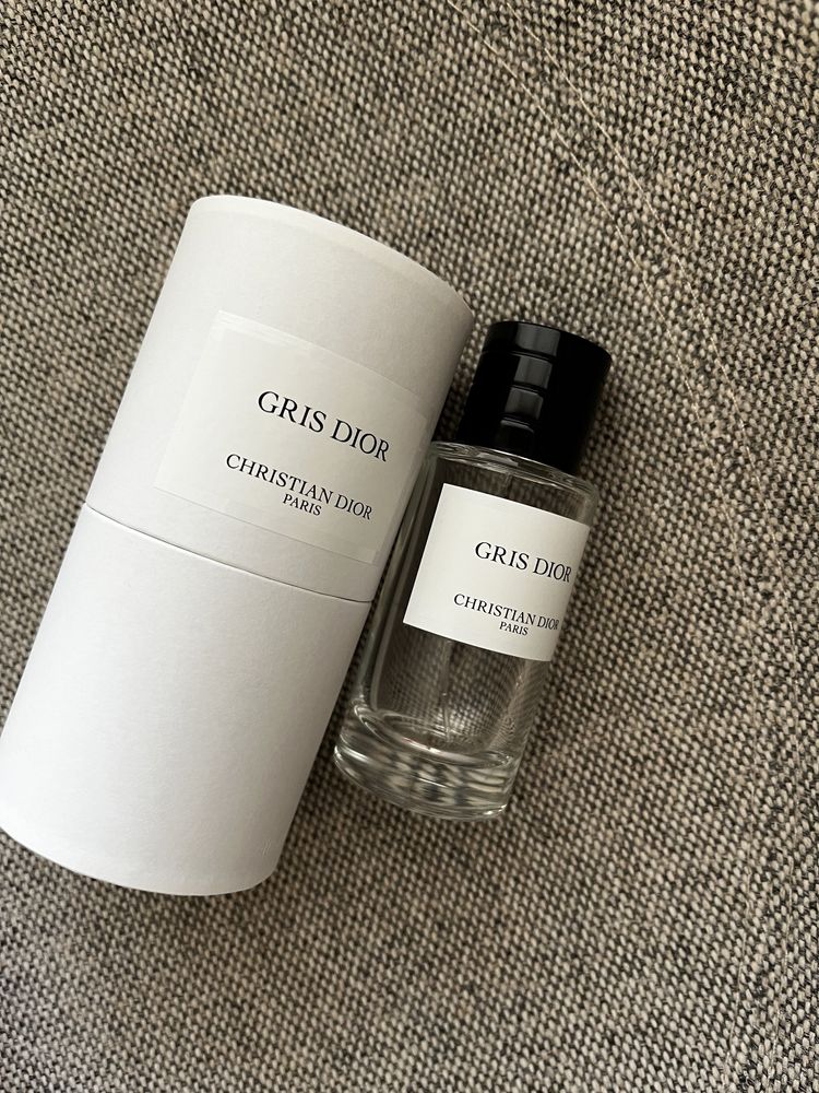 Gris Dior flakon