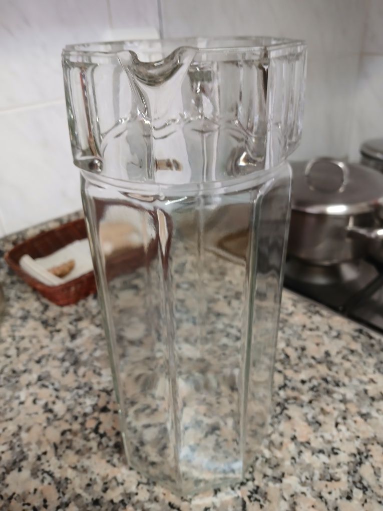 Jarro em vidro  com várias funcionalidades