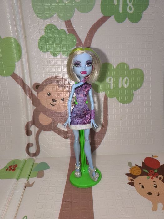 Ляльки Барбі, Mattel, Disney