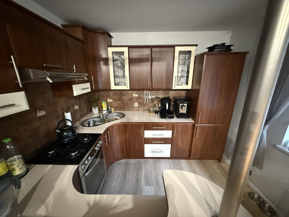 Sprzedam meble kuchenne z zabudowaną lodówką