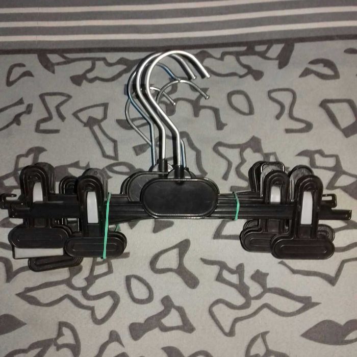 Пластикова Вішалка для Одягу