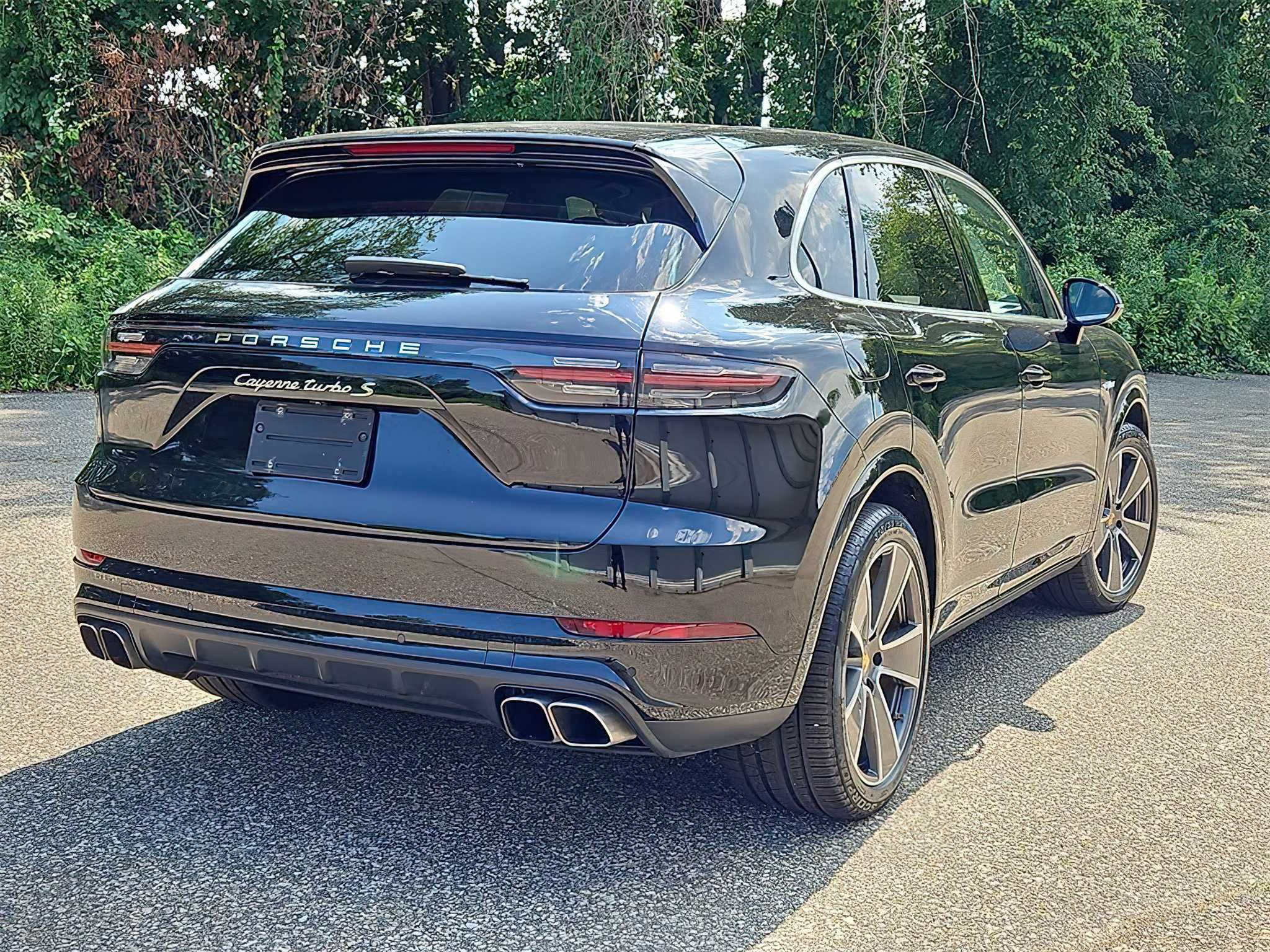 Porsche Cayenne Hybrid 2022