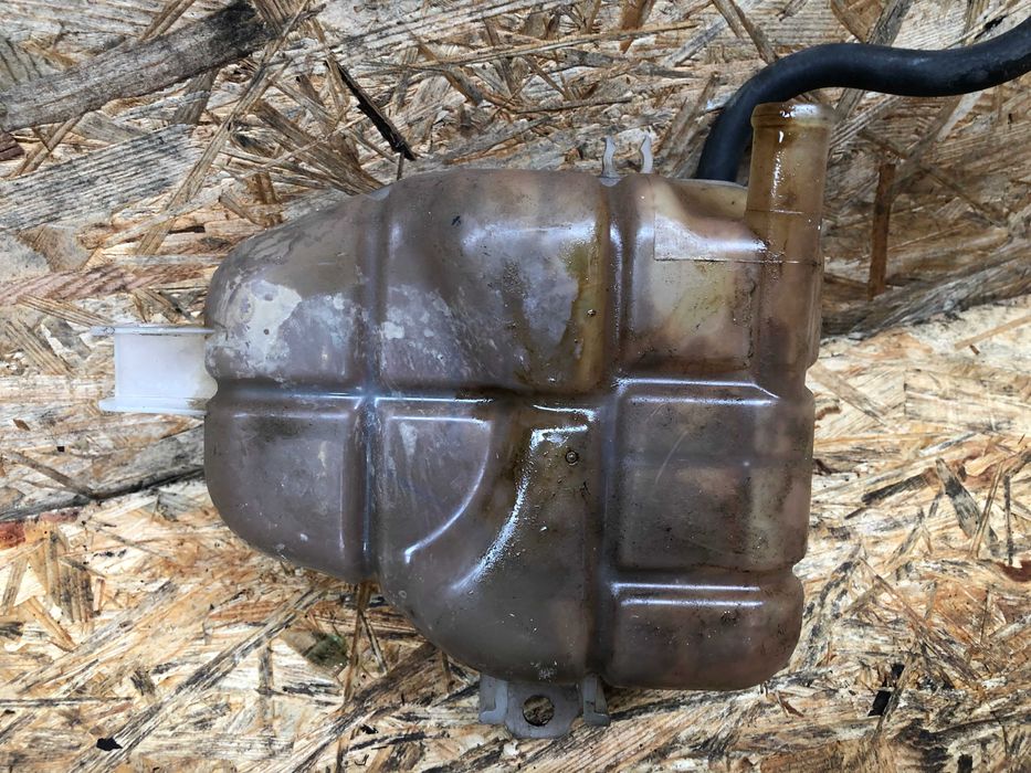 Zbiorniczek wyrównawczy Opel Meriva b