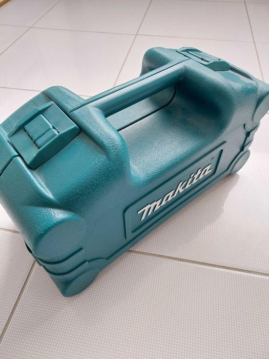 Акумуляторна викрутка Makita 6723DW