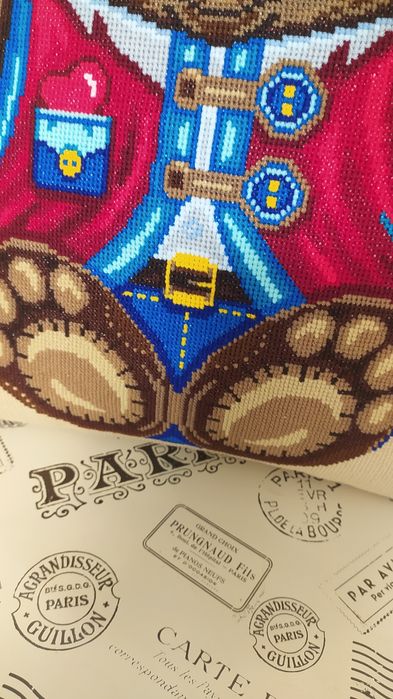 Подушка "Мишка" декоративная вышивка крестом РУЧНАЯ РАБОТА