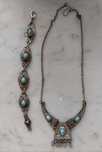 Conjunto de colar, e pulseira antigos em aço