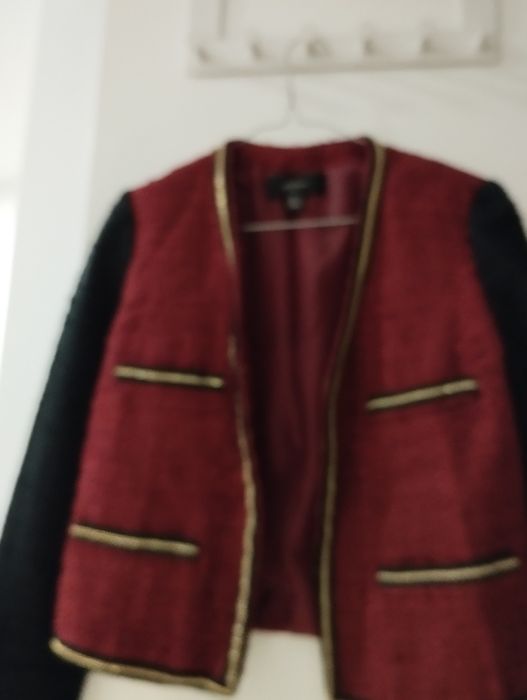 Vende blazer tipo Chanel