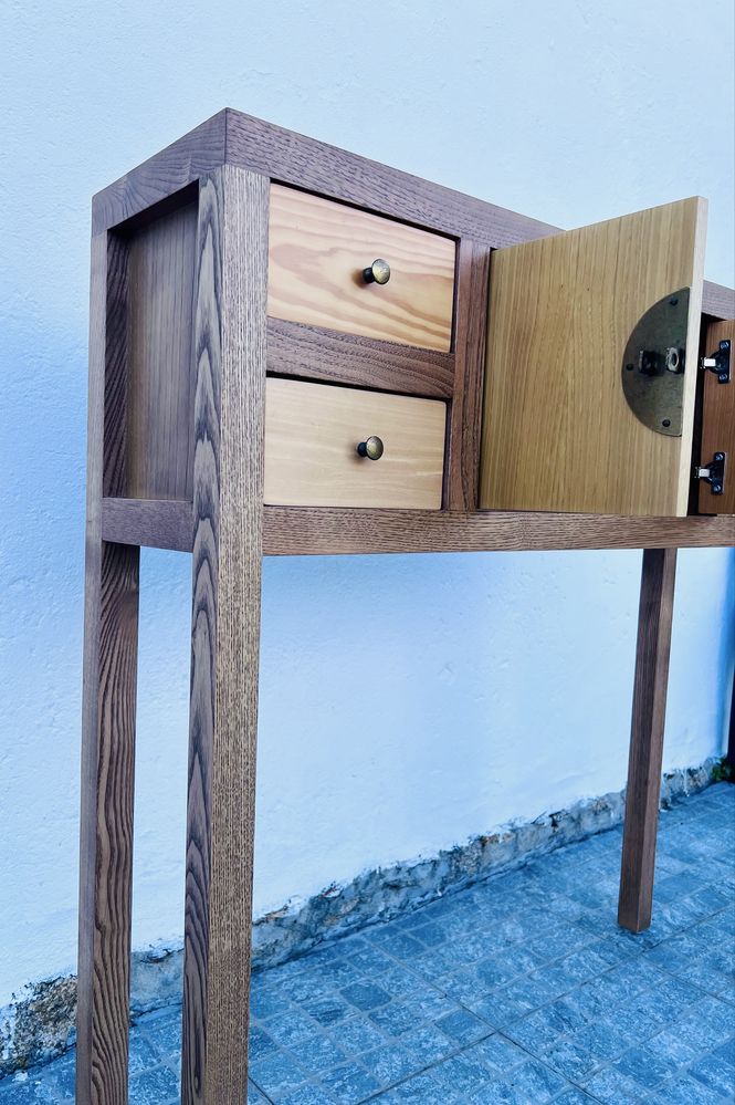 Consola vintage em madeira (loja Gato Preto)