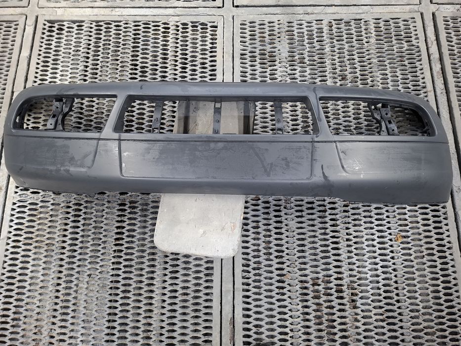 Продам передній  бампер на Ауді А6С5, новий Тайвань