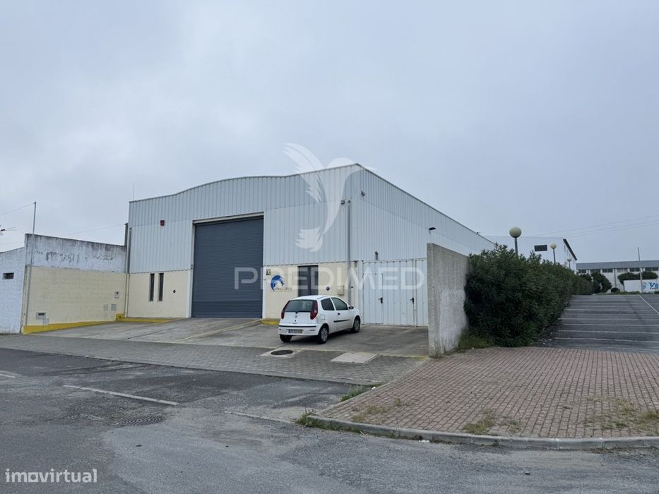 Armazém com 1.050m2 em Sines