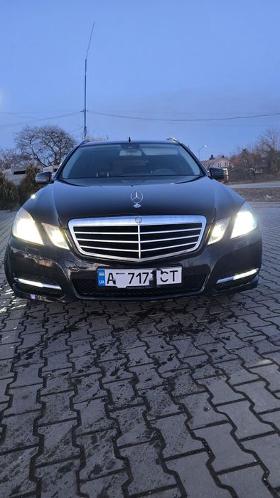 Mersedes чорний на чорному)))