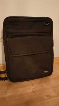 Czarny plecak torba na laptop