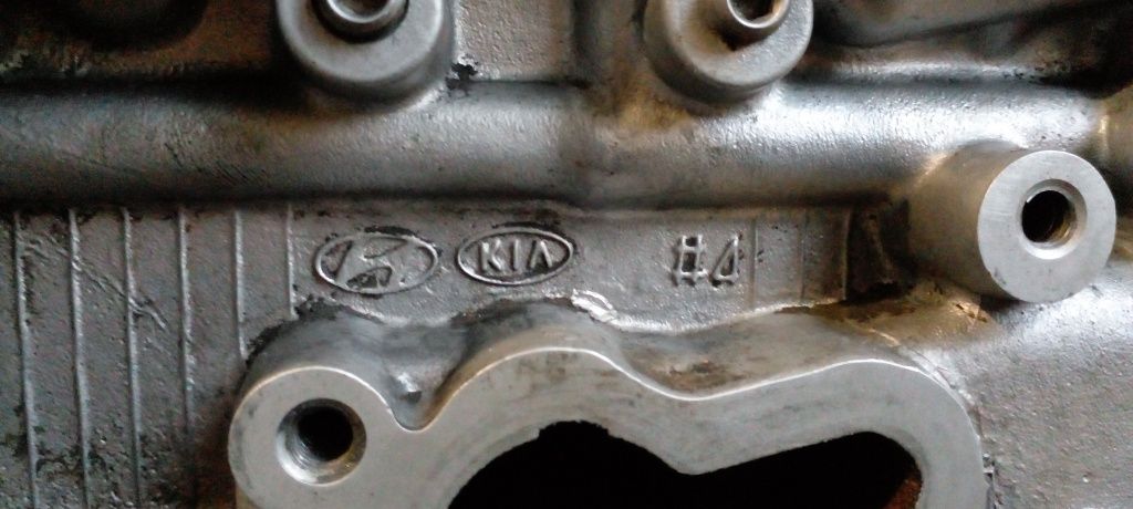 ГБЦ S2  2.0-2.4 бензин .Хюндай Санта Фе. 20000 грн