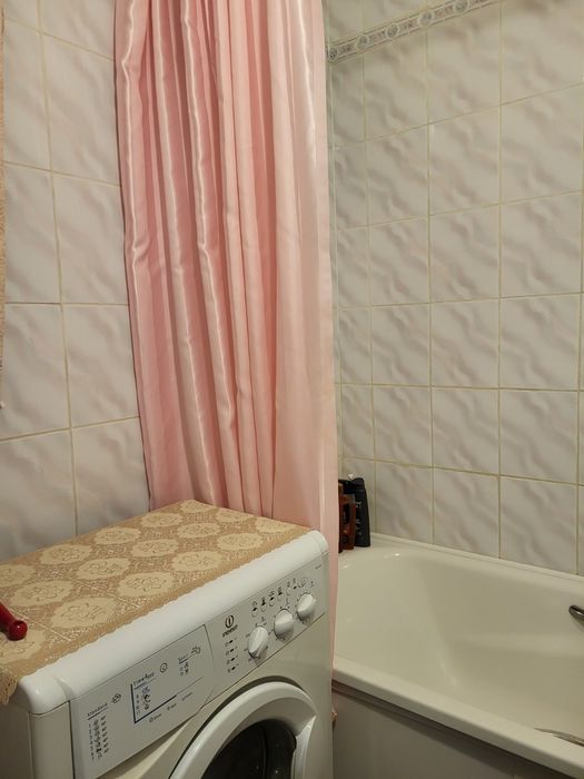 Продается 3 ком. квартира р-н ост. кинотеатра "Космос", 4/9