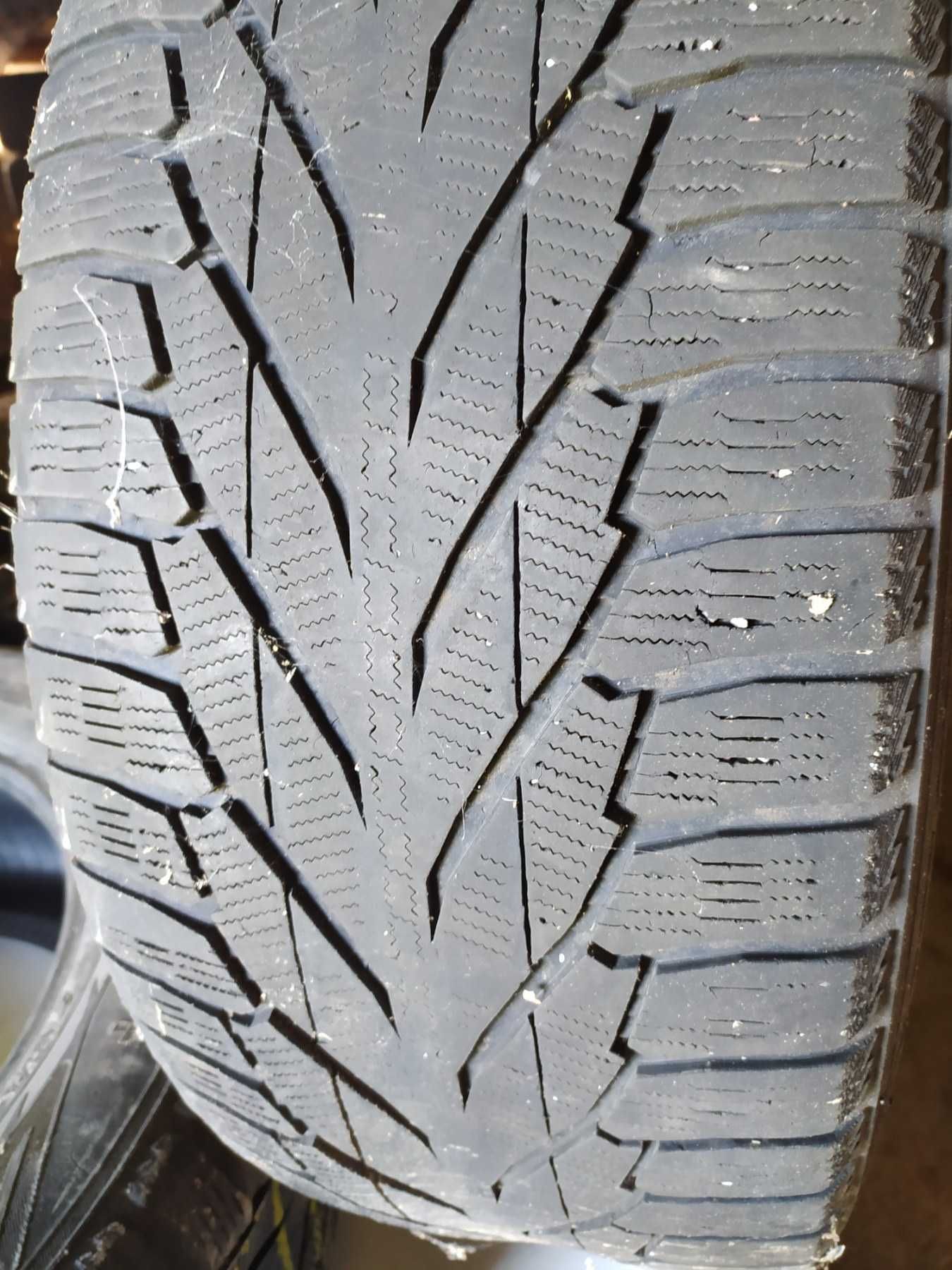 Шини Nokian Hakkapeliitta R2 SUV 255/55r20 110R, 2шт
