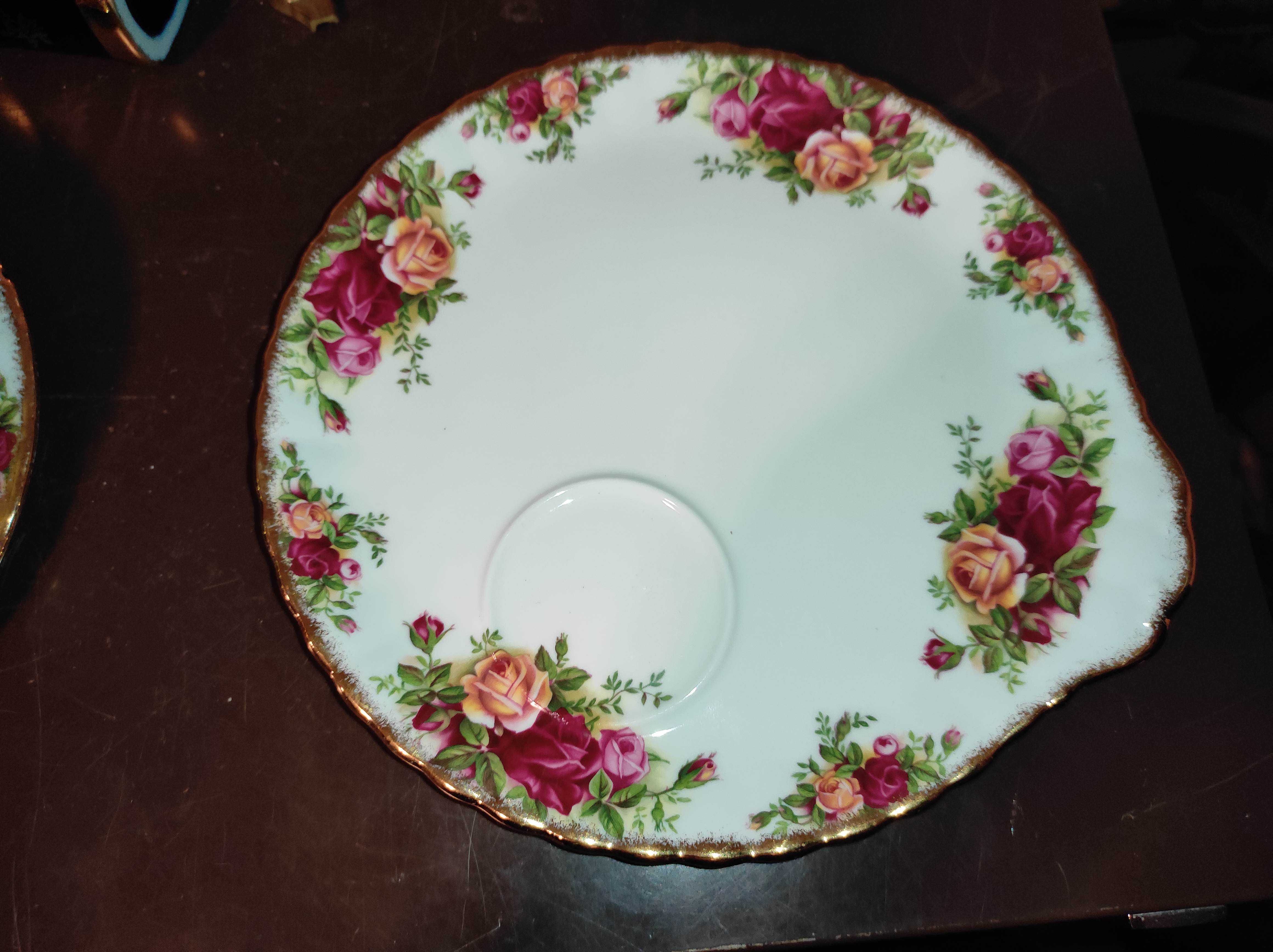 Porcelanowy talerz patera 21cm Royal Albert Old Country Rose