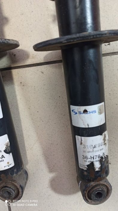 продам амортизаторы на Туарег от 2010г