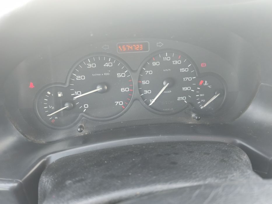 Citroen Berlingo 1.6 HDI avariado