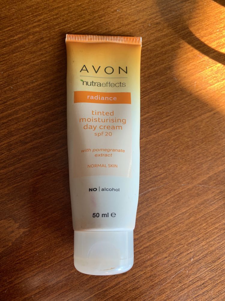 Avon krem Radiance koloryzujący