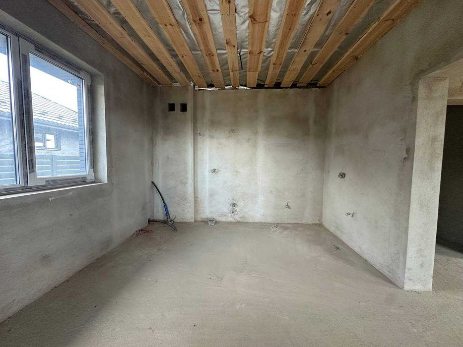 Продам американку з гаражем на ділянці 5 сот