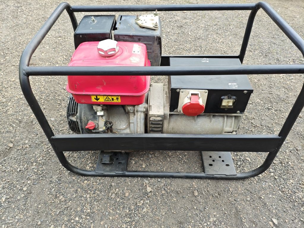 Agregat prądotwórczy 3 fazowy 5.6kW Honda ECT7000