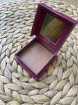Bronzer Benefit Hoola - oryginalny, prawie caly - widoczny napis