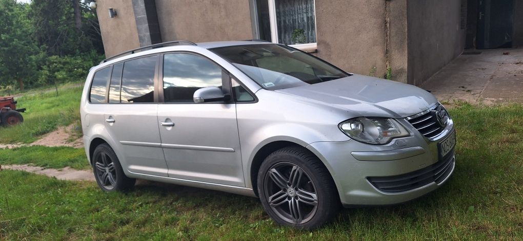 VW Touran 7 osobowy, 1.9TDi, klimatyzacja, 6 biegów,  ważne oplaty