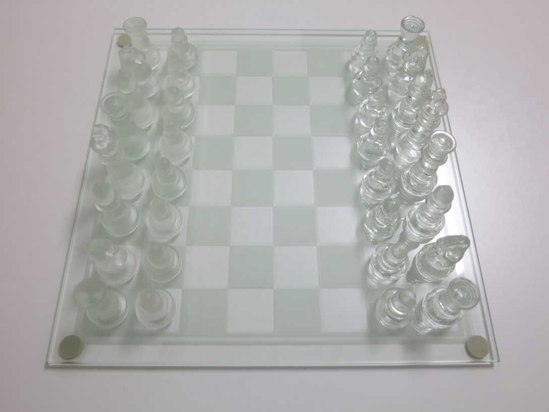 Tabuleiro de xadrez em vidro