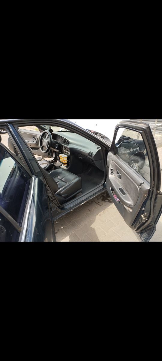 Hyundai Sonata y2 1993 року бензин