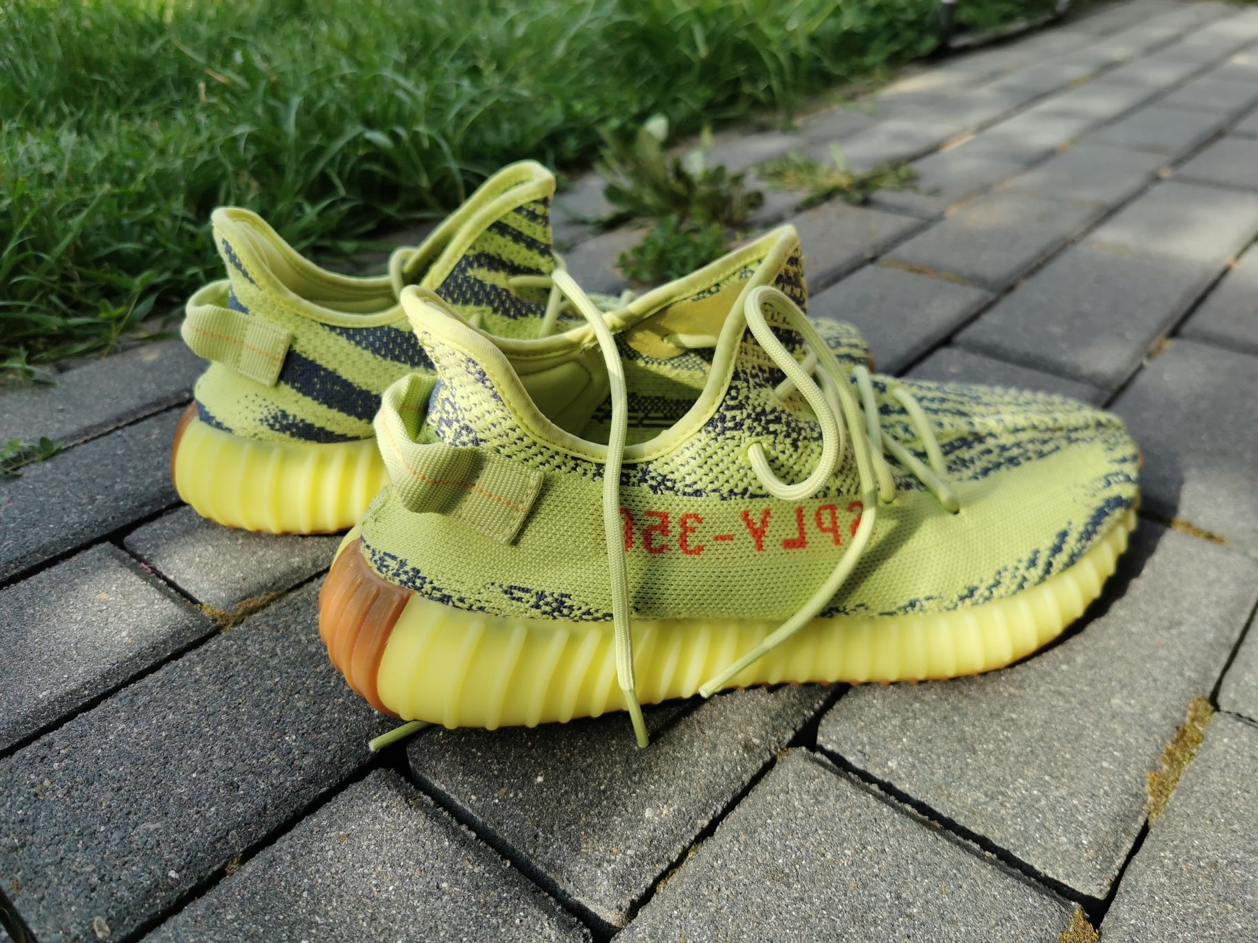 Adidas Yeezy Boost 350 V2 Semi Frozen Yellow 46