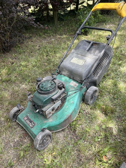 Kosiarka spalinowa i elektryczna