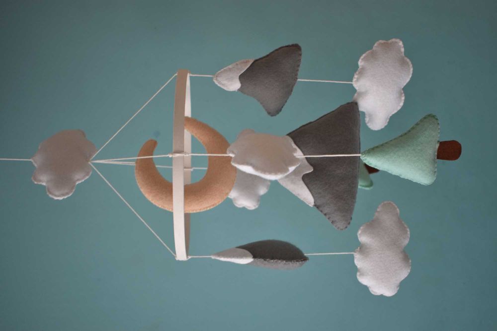 Karuzela Handmade z filcu Góry