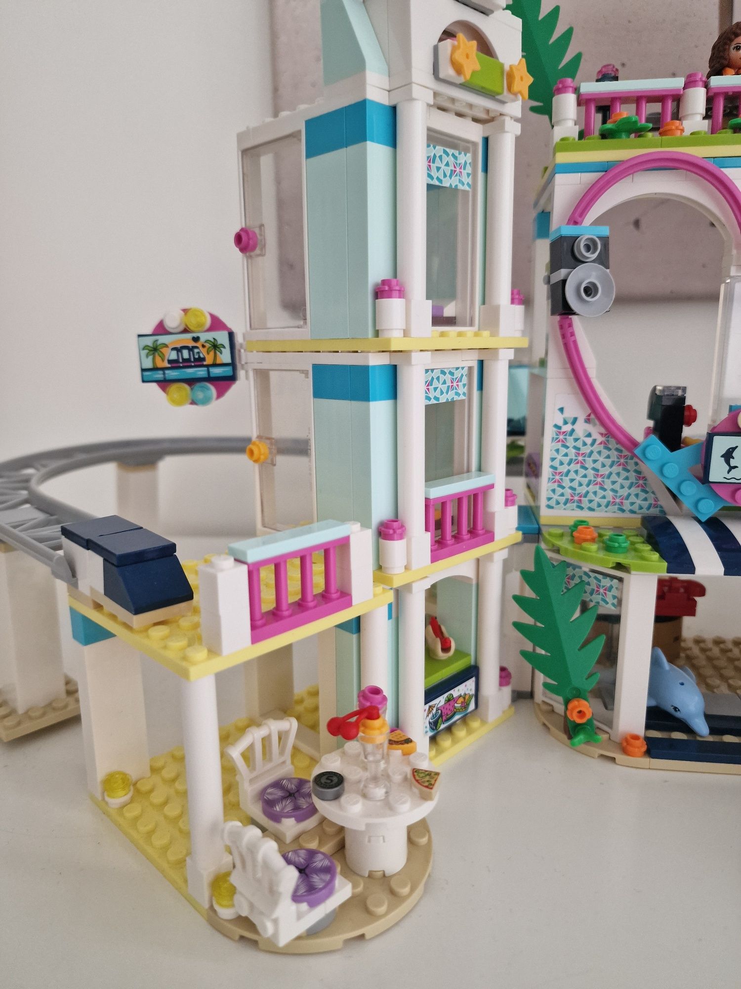 Lego Friends- Kurort w Heartlake, kolejka górska, zestaw serce, klocki