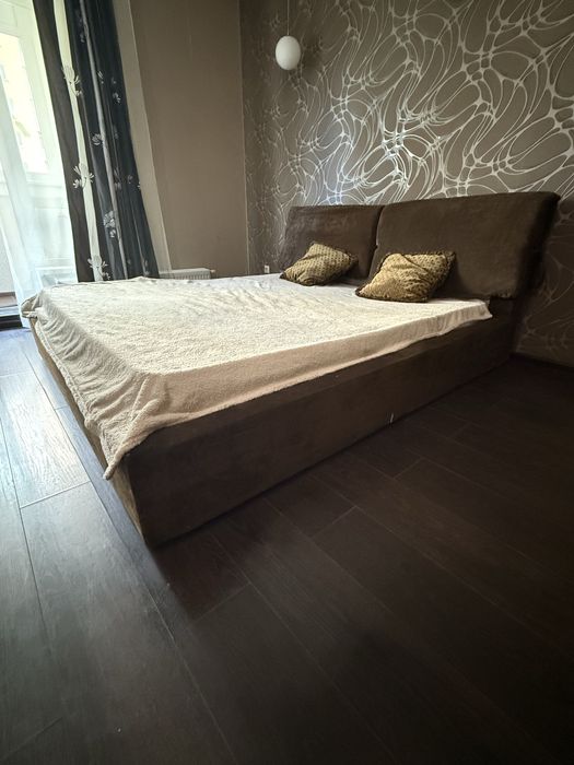 Продам двоспальне ліжко 1800*2000 з матрацем