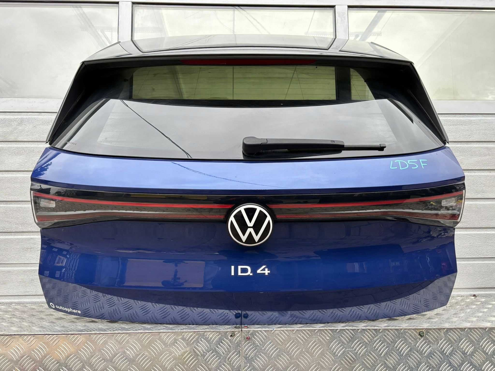 VW ID4 10A Кришка багажника