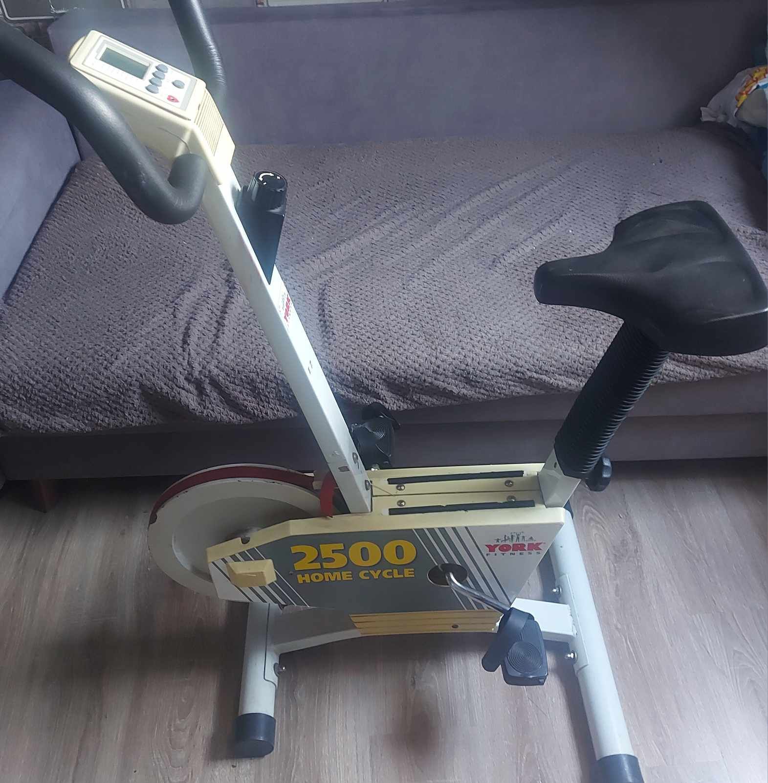 Rower stacjonarny Rowerek do ćwiczeń YORK fitness 2500 HOME CYCLE