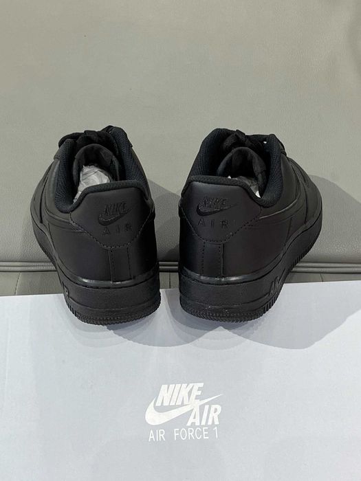 Buty meskie Trampk Nike Air Force 1 Low '07 Czarny R.37.5
