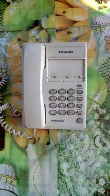 Продам кнопочный телефон Panasonik