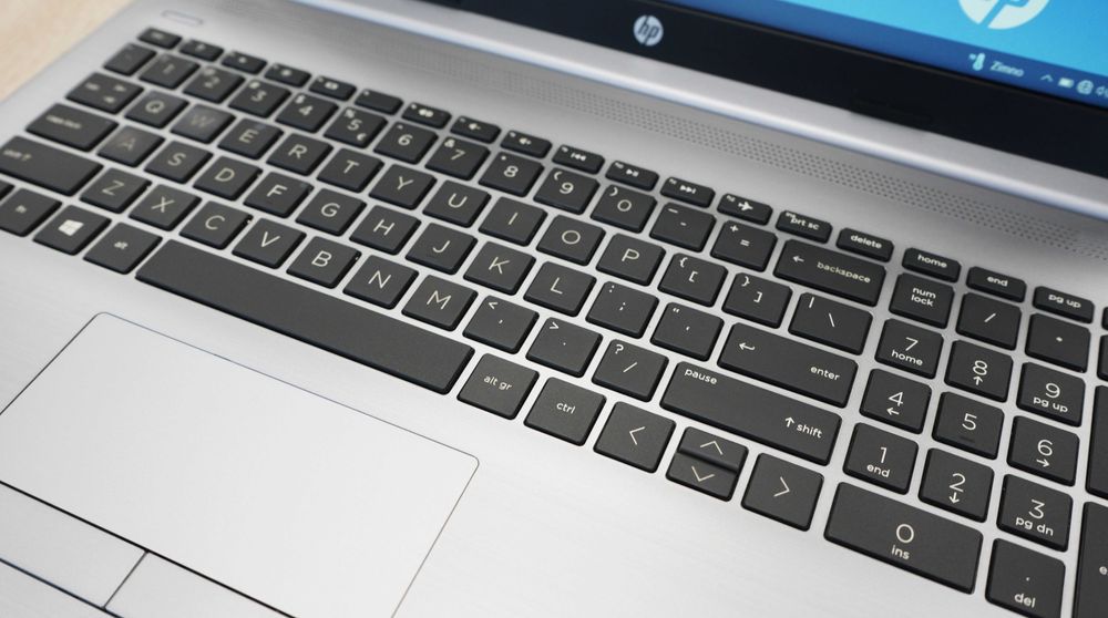 Laptop HP 255 G7 AMD A6-9225 Radeon RAM 4GB / SSD 256GB