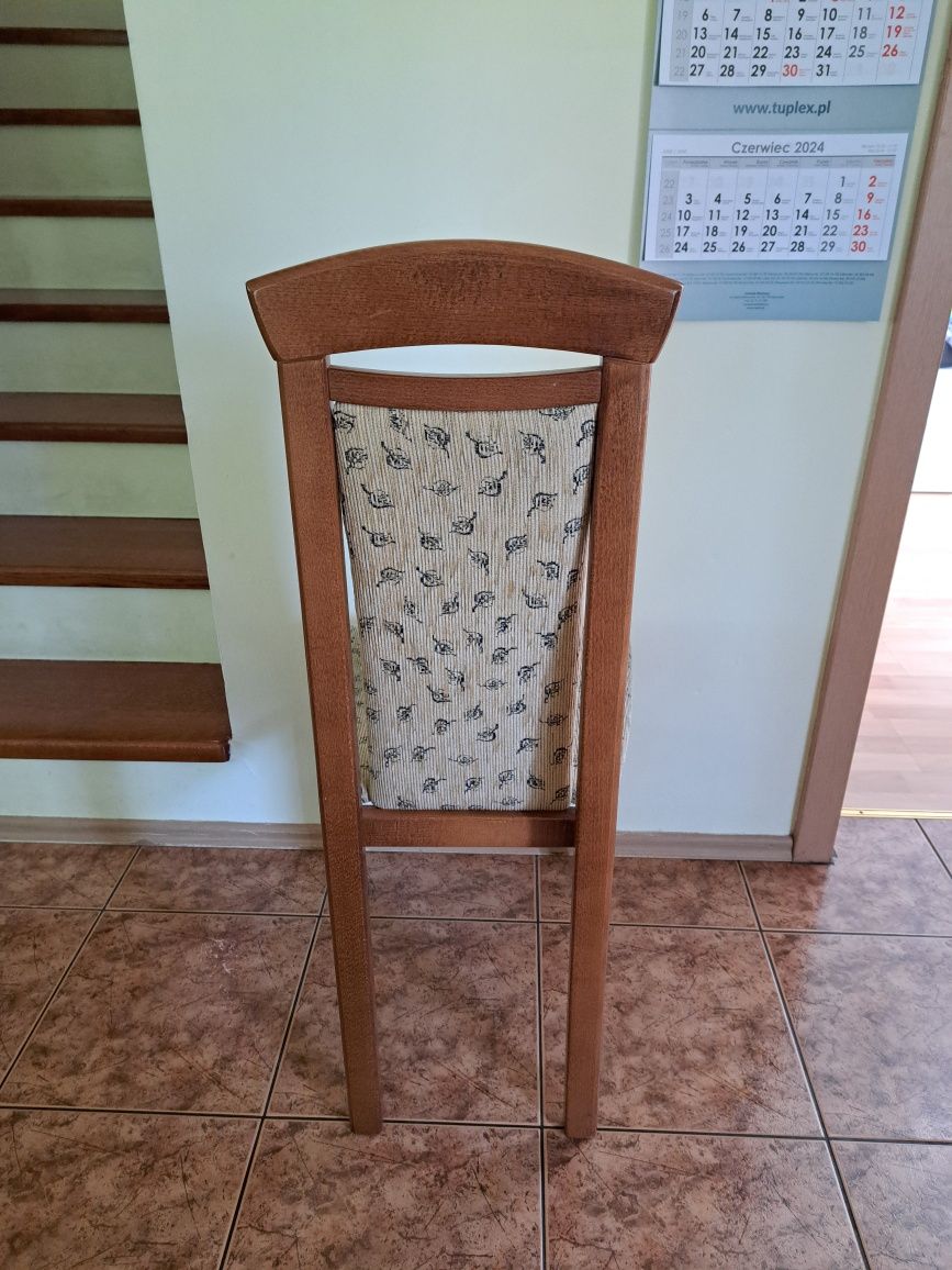 Drewniane krzesła do stołu