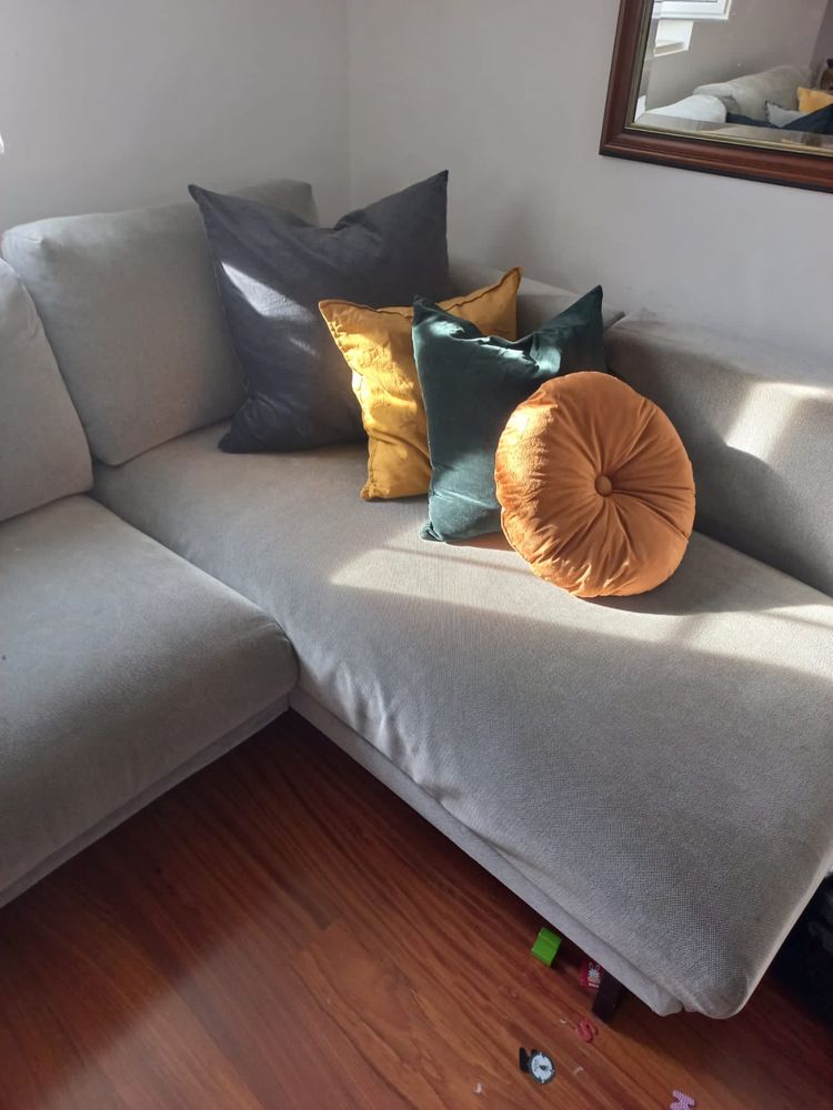 Sofa cinzento novo