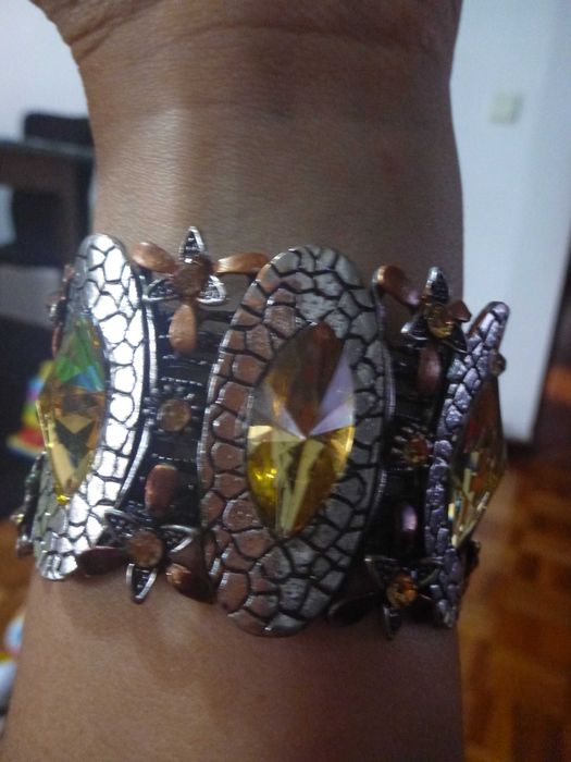 Pulseiras. Varios modelos, varias marcas