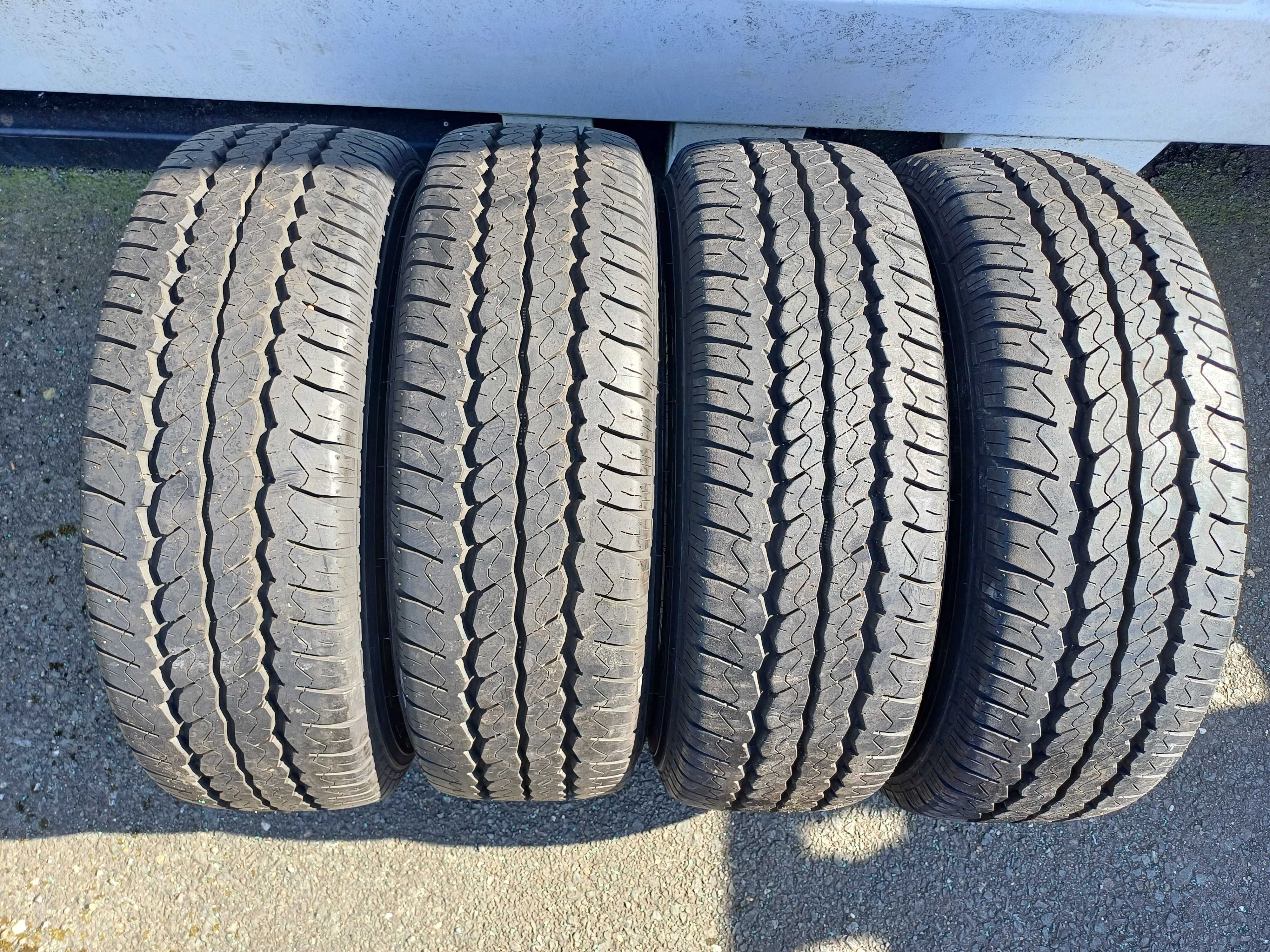 215 65 R16 c 109/107T Maxxis шини Trafic Vivaro Transit Transporter