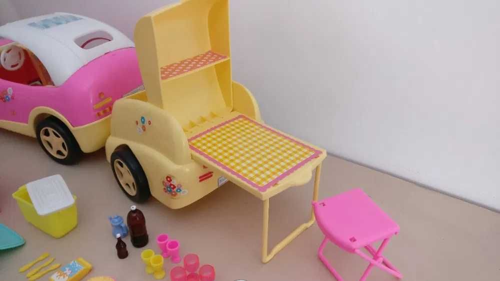 Carro Descapotável da Barbie + Atrelado + 54 peças Piquenique