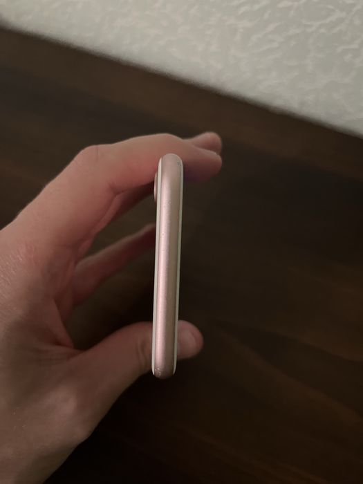 Продам Iphone 7  128Гб Neverlock