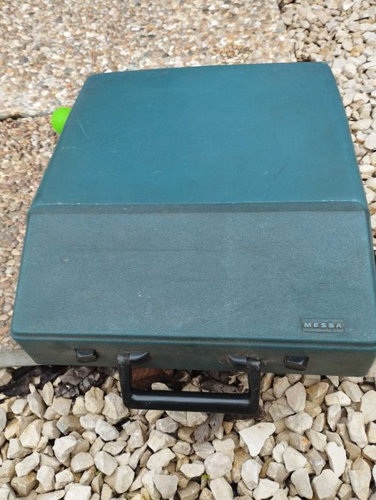 Máquina de escrever Messa 2000S