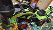 FALK Traktor Claas Zielony z Przyczepą i Łyżką na Pedały