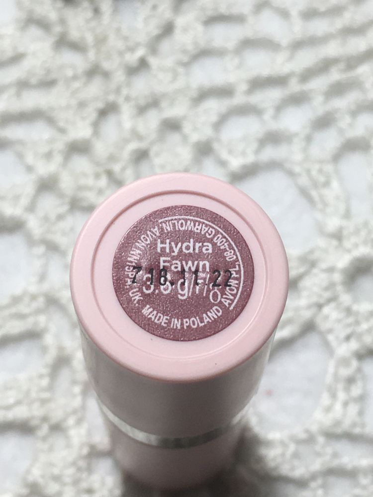 Matowa szminka Hydra Fawn Avon